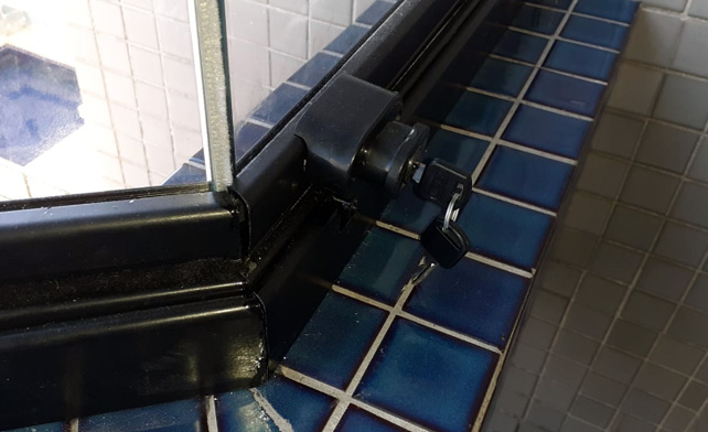 Manutenção de Envidraçamento de Sacadas