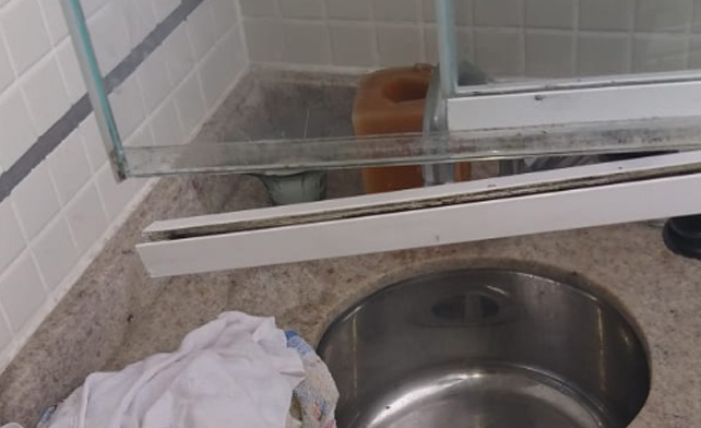 Manutenção de Envidraçamento de Sacadas